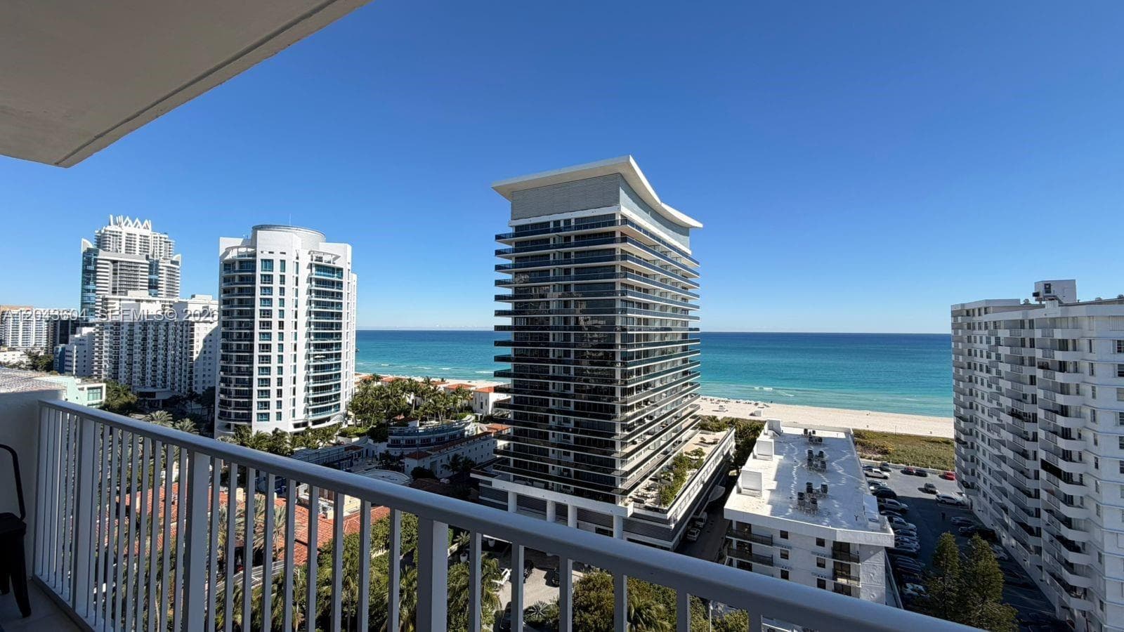 A12043604 — Miami Beach