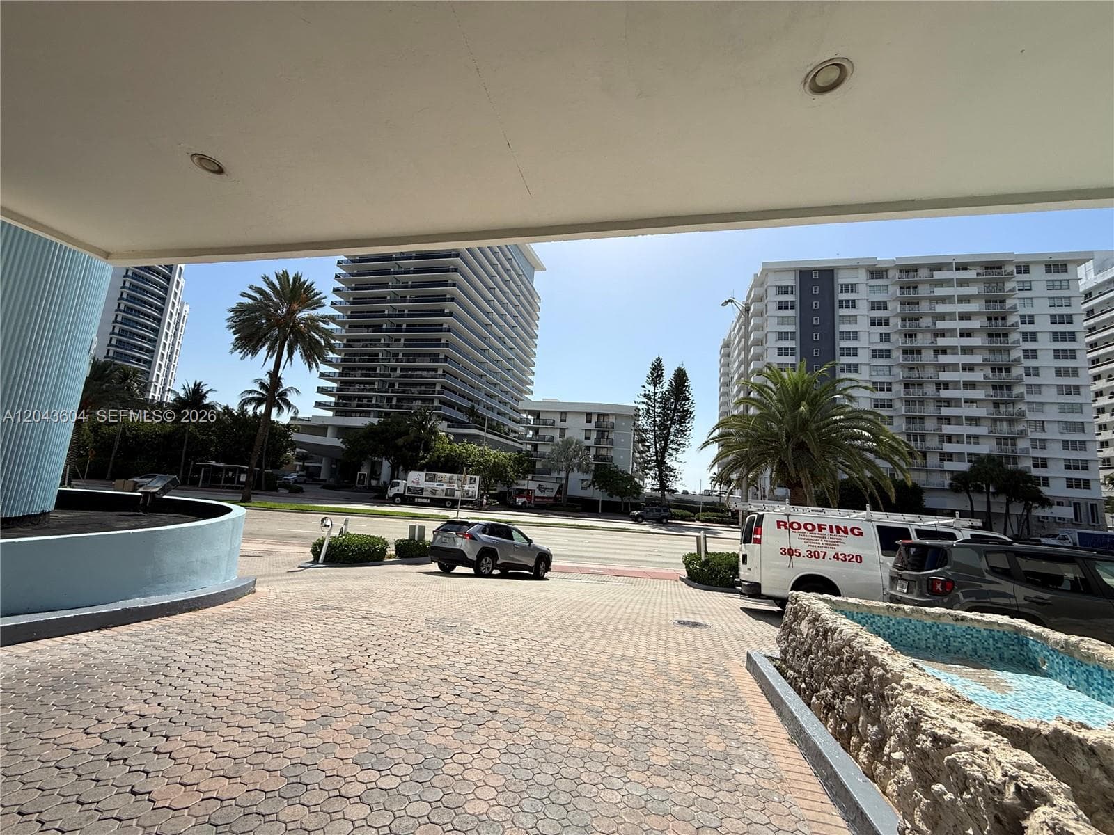 A12043604 — Miami Beach — 18