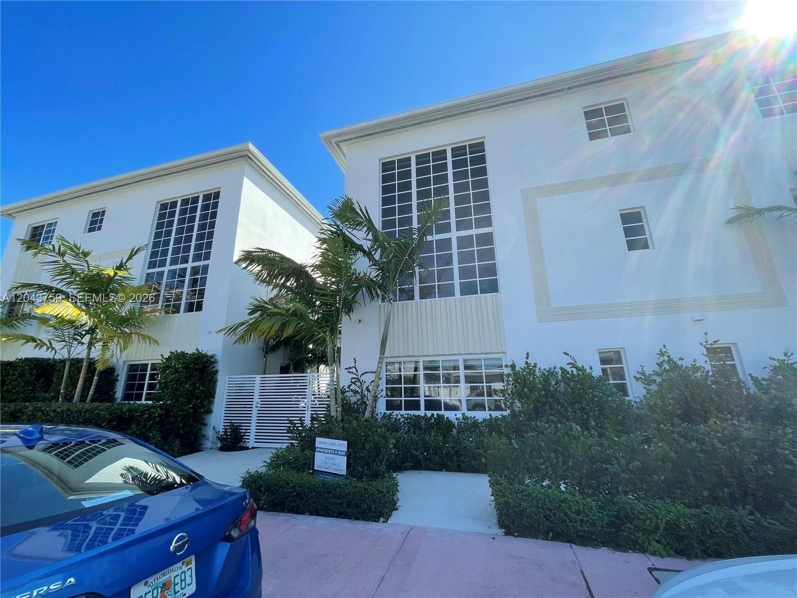 A12043759 — Miami Beach — 124