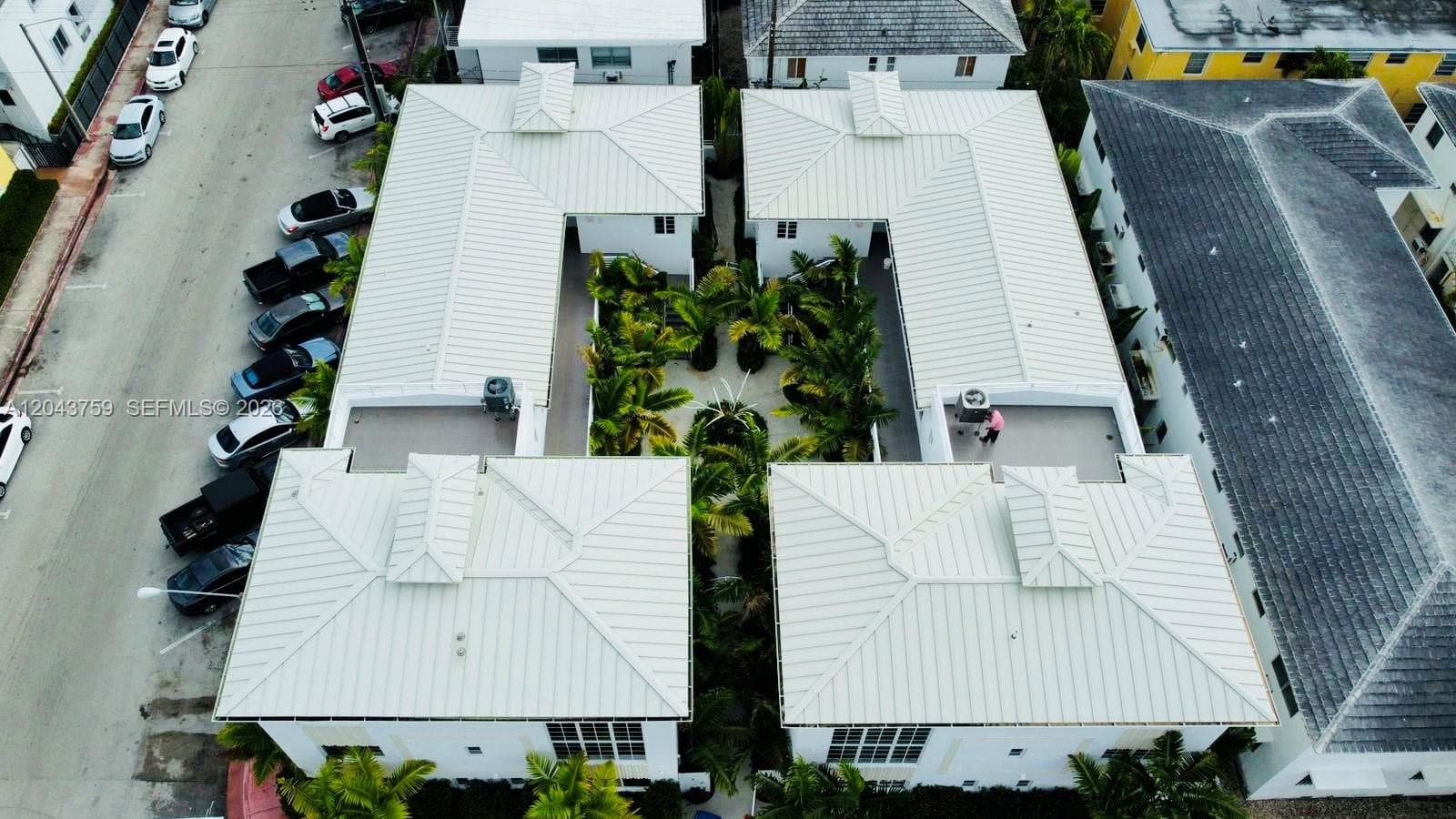A12043759 — Miami Beach — 72