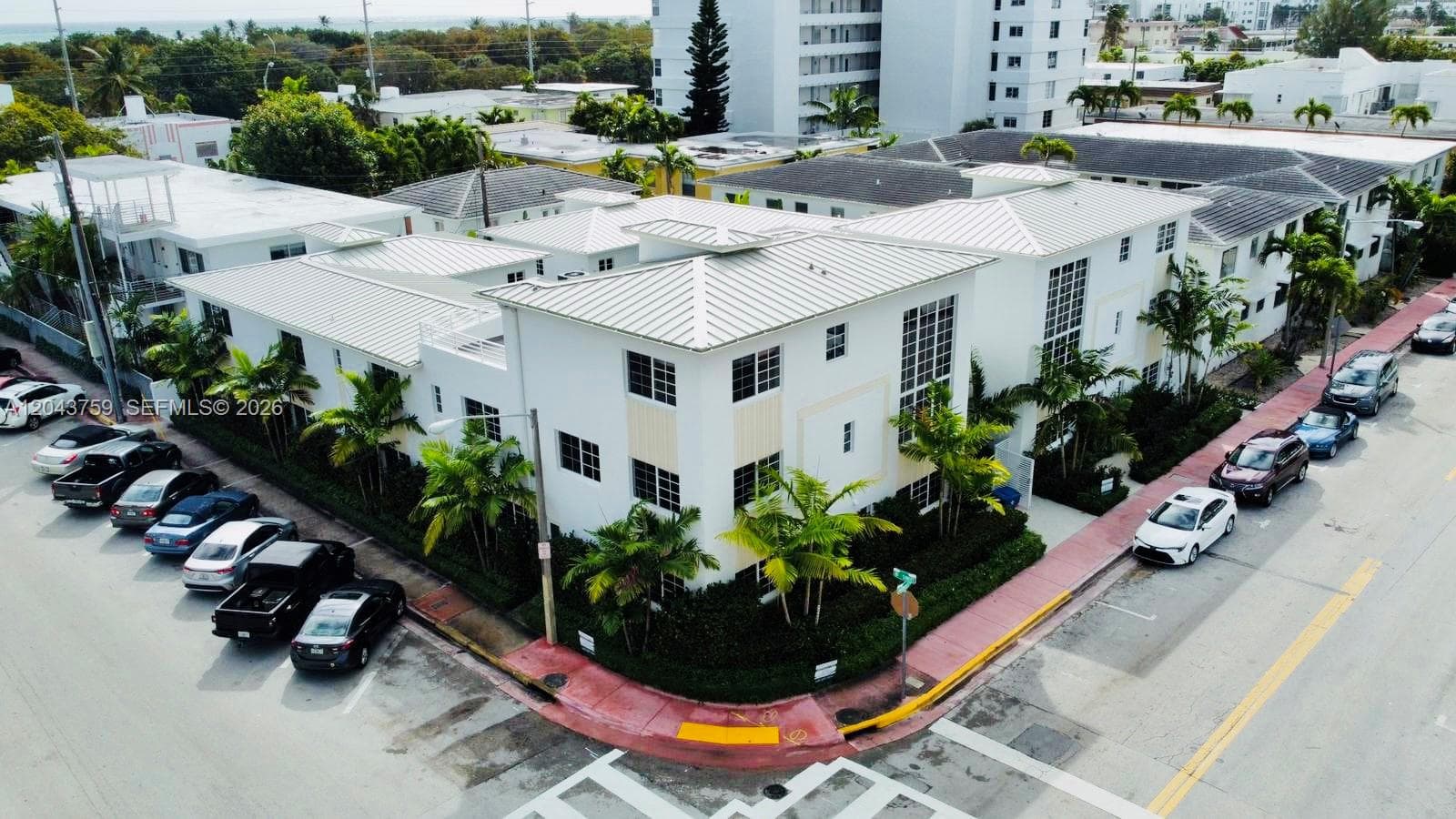 A12043759 — Miami Beach — 76
