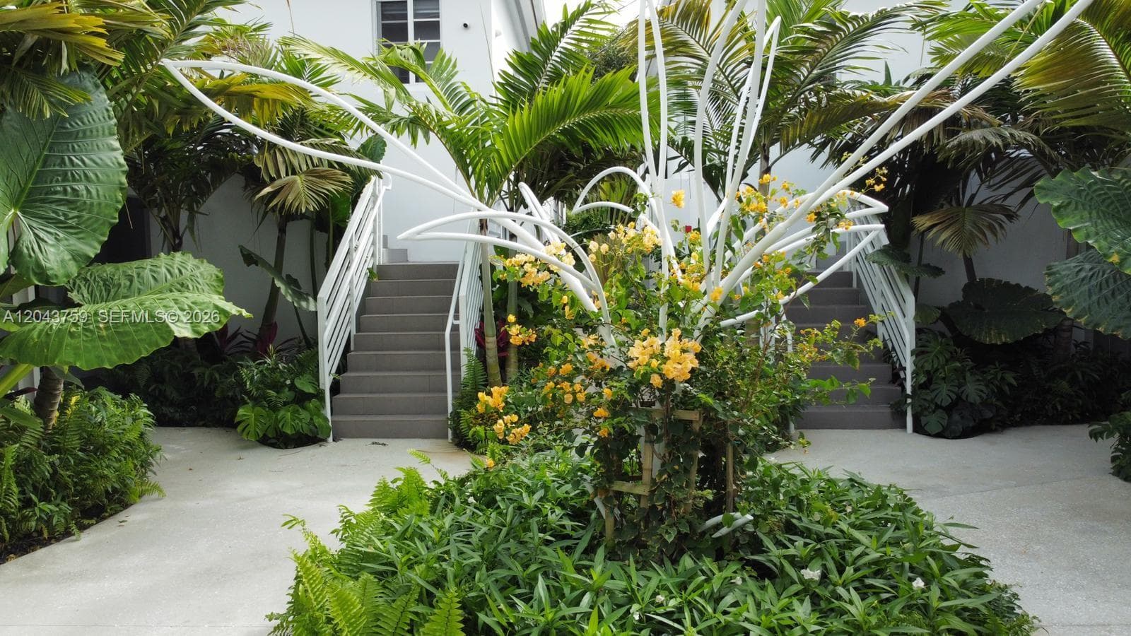A12043759 — Miami Beach — 16