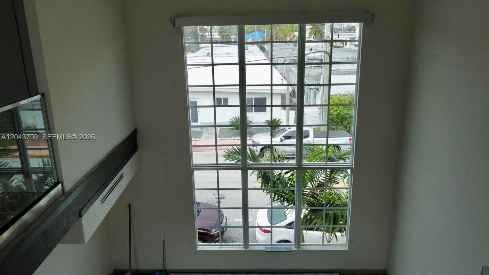 A12043759 — Miami Beach — 12