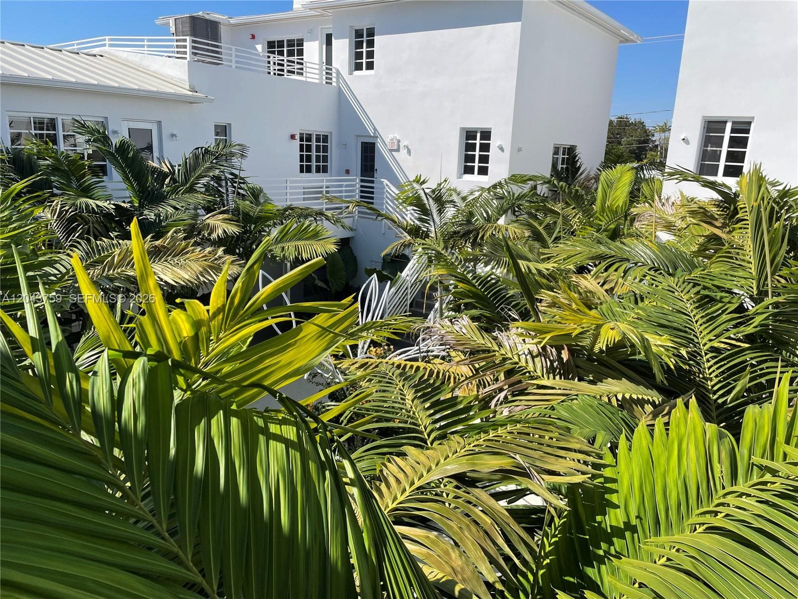 A12043759 — Miami Beach — 101