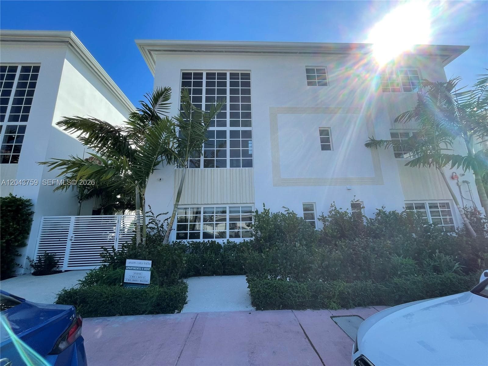 A12043759 — Miami Beach — 125