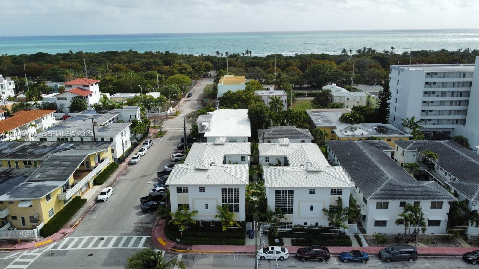 A12043759 — Miami Beach — 73