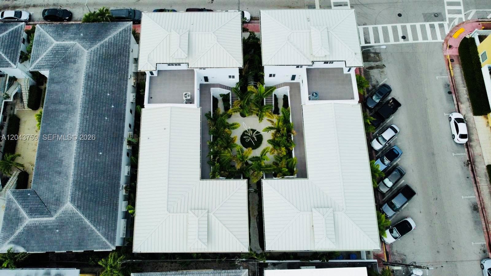 A12043759 — Miami Beach — 67