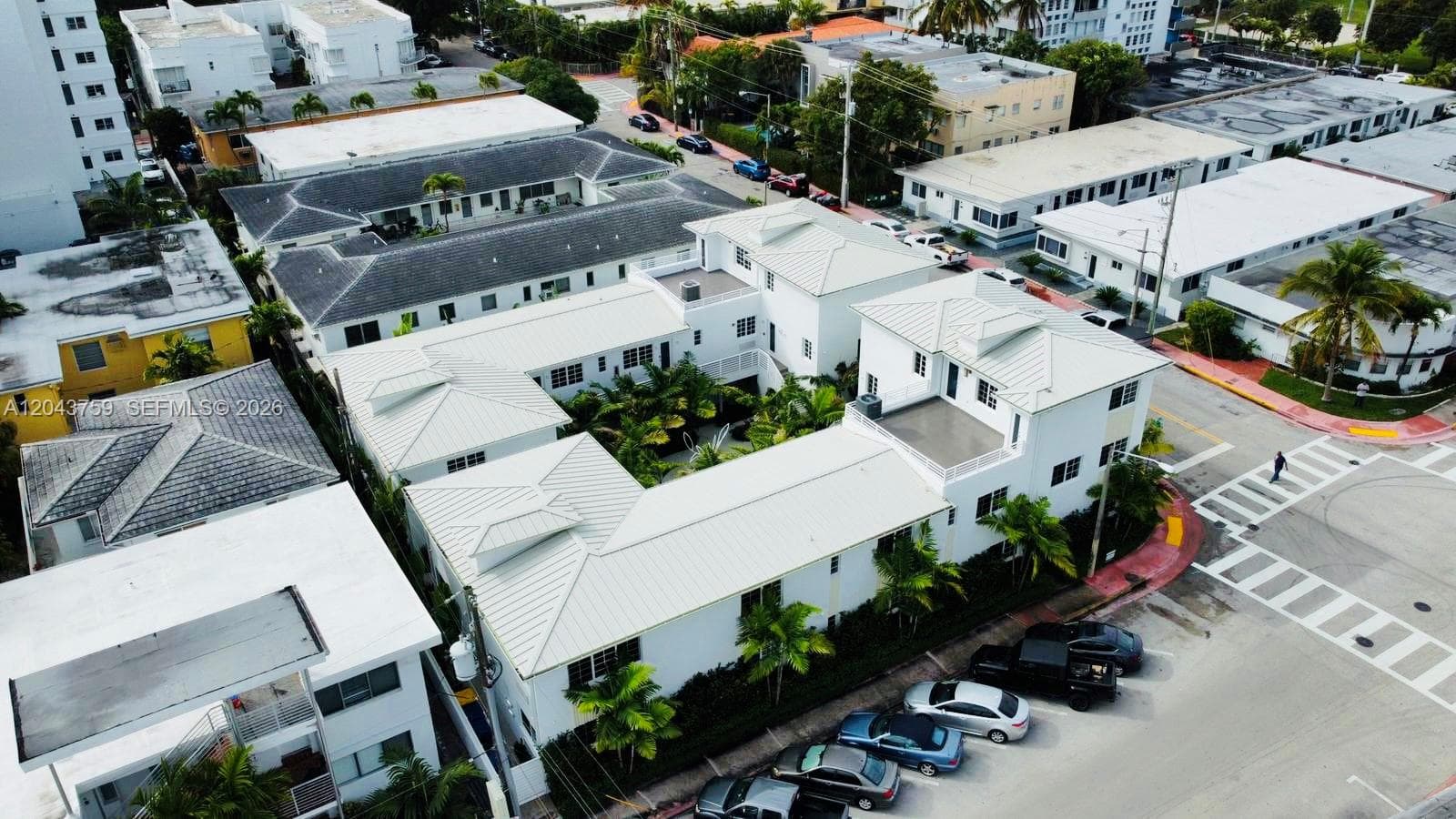 A12043759 — Miami Beach — 80