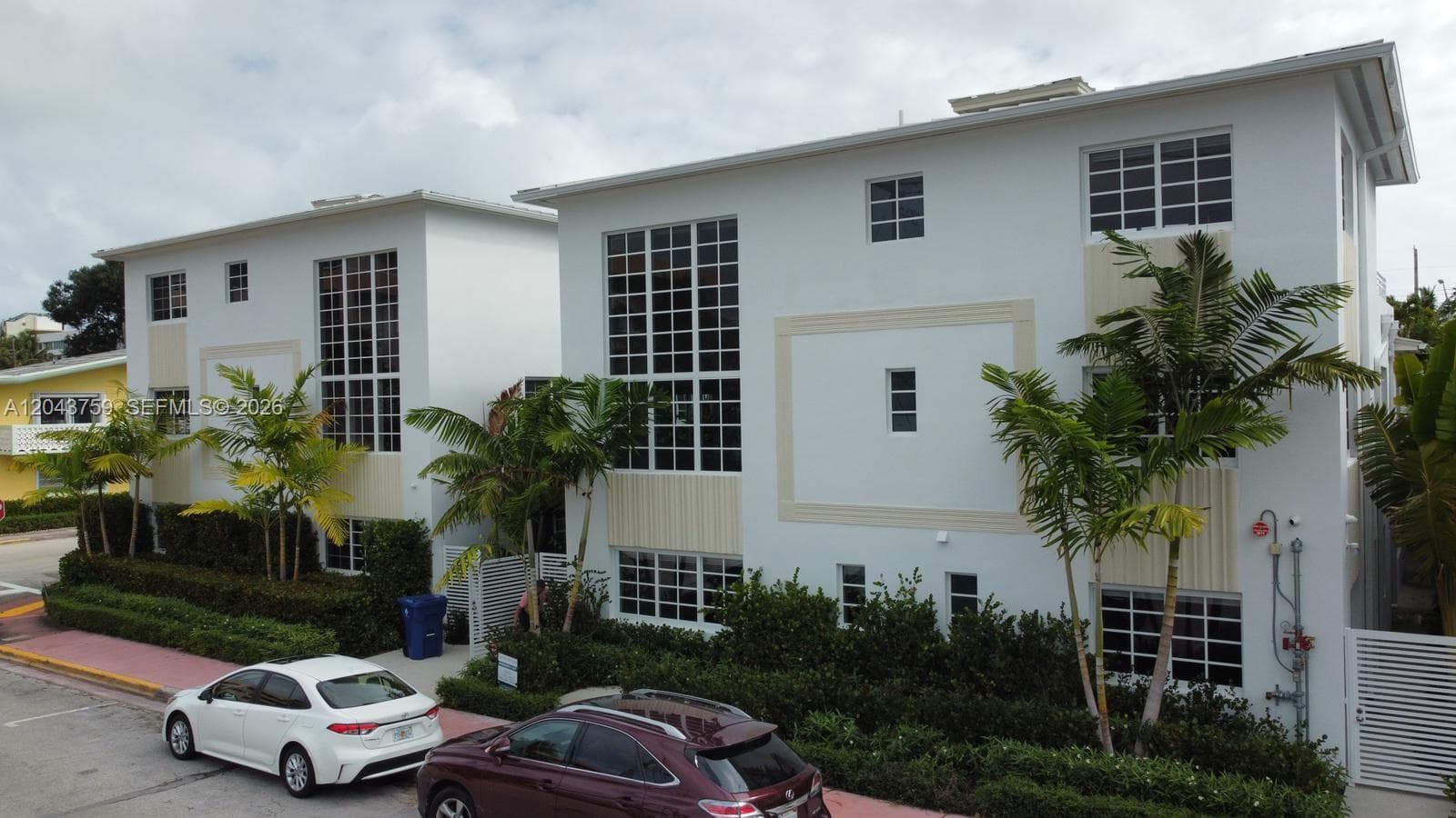 A12043759 — Miami Beach — 84