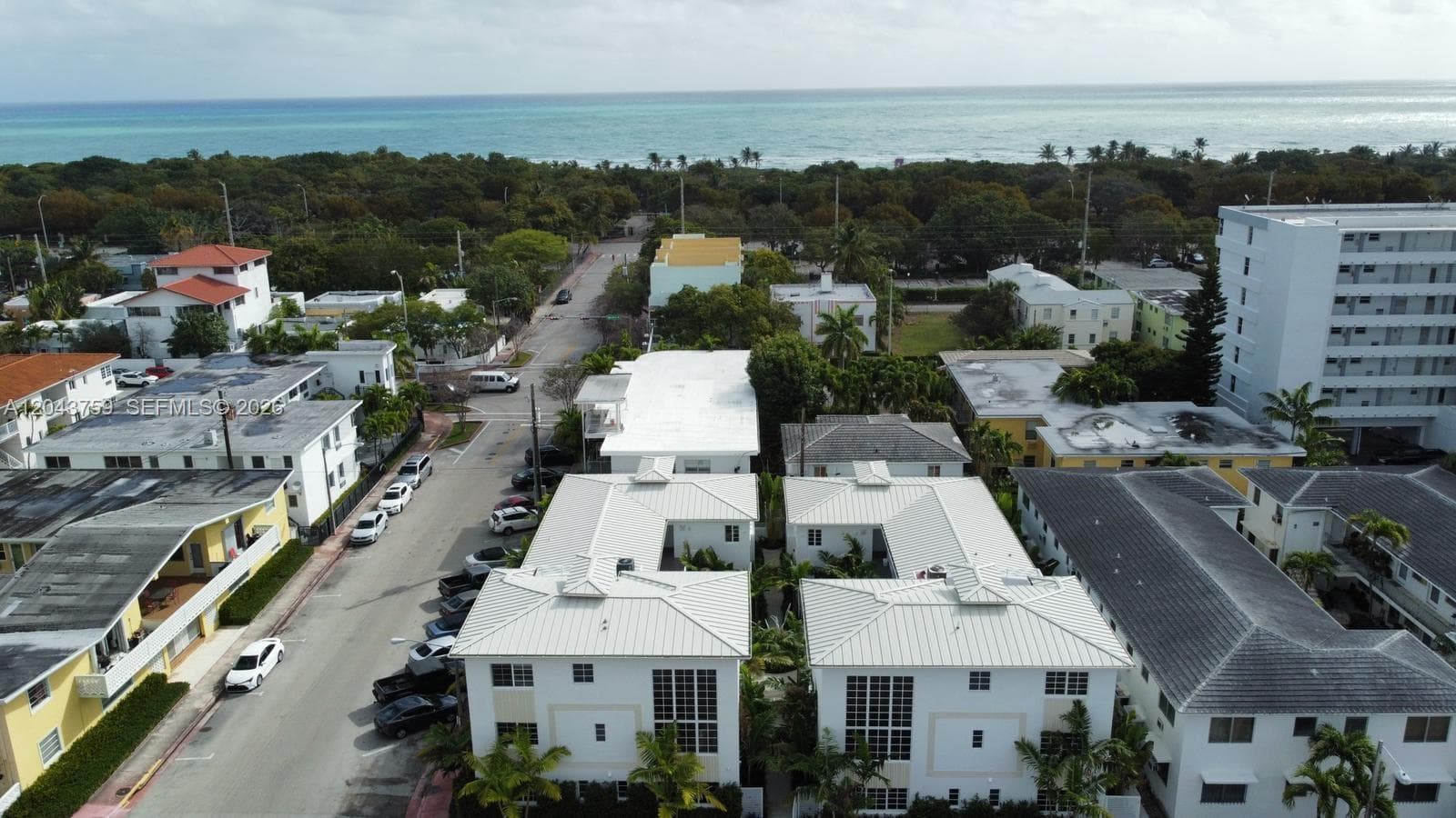 A12043759 — Miami Beach — 71
