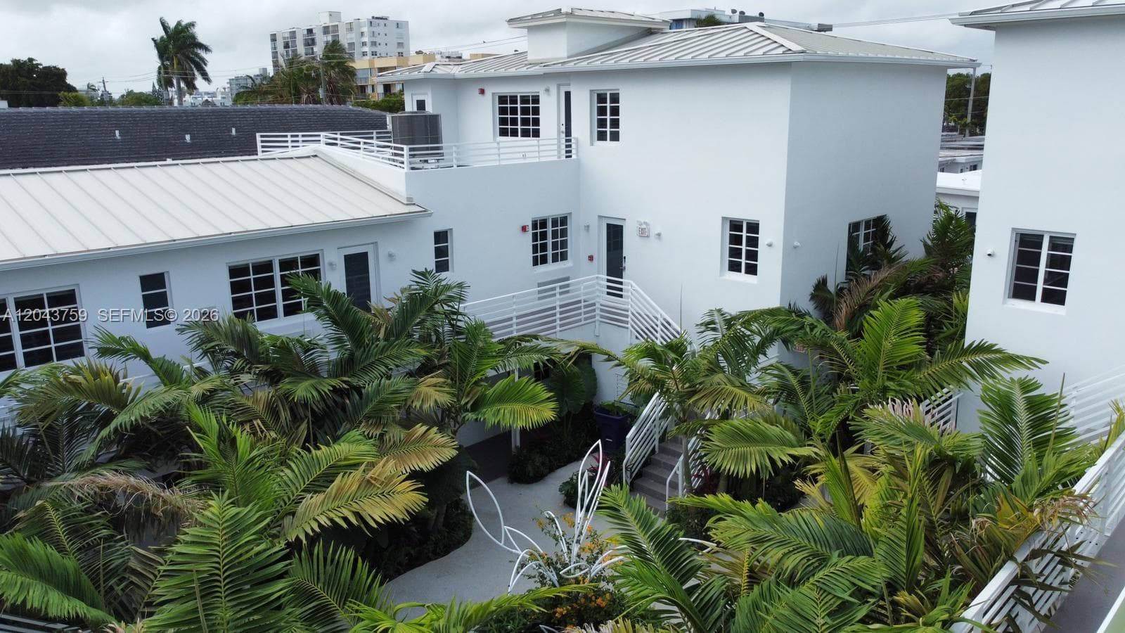 A12043759 — Miami Beach
