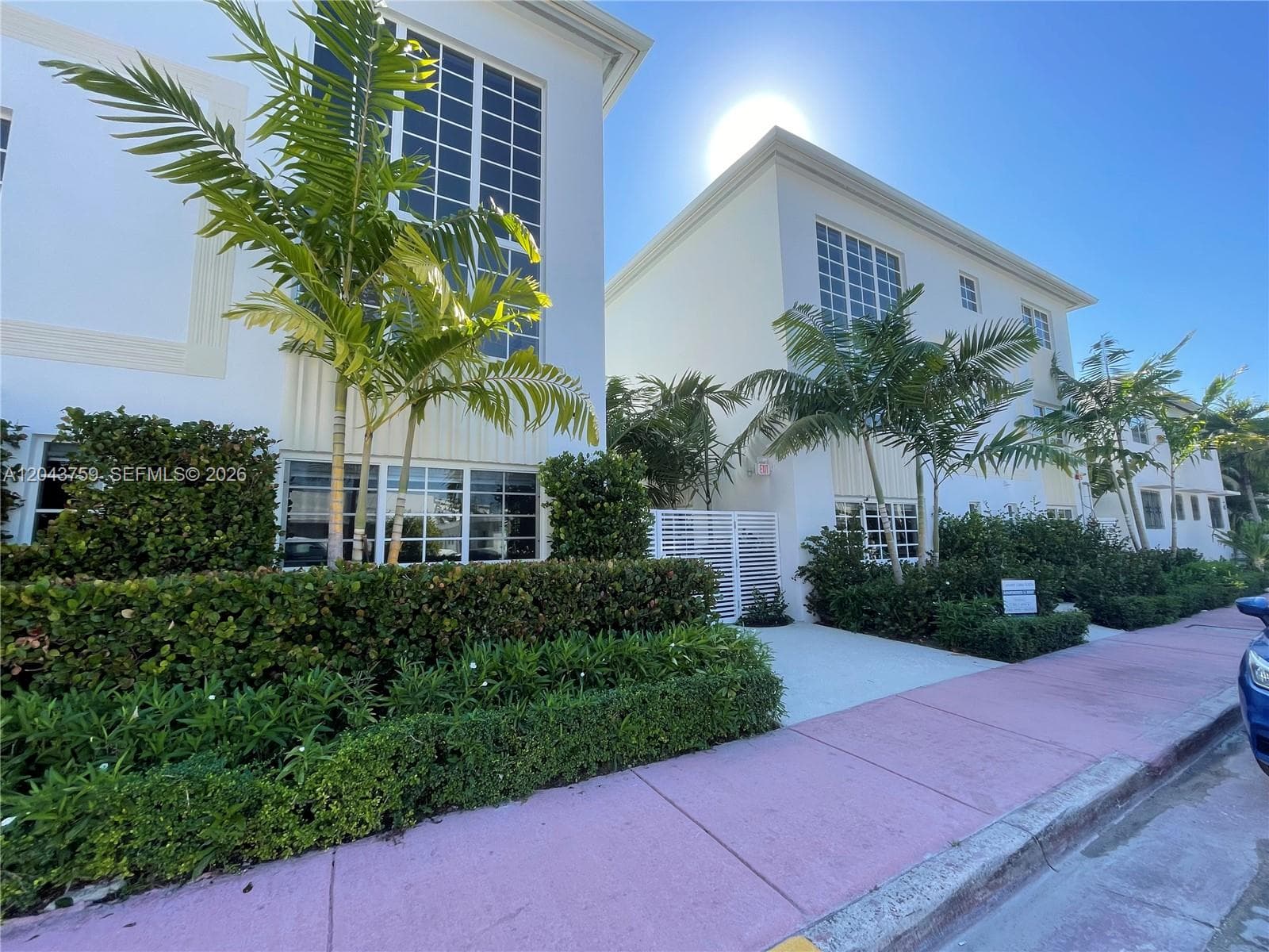 A12043759 — Miami Beach — 123