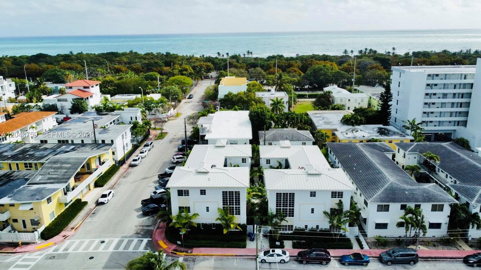 A12043759 — Miami Beach — 68