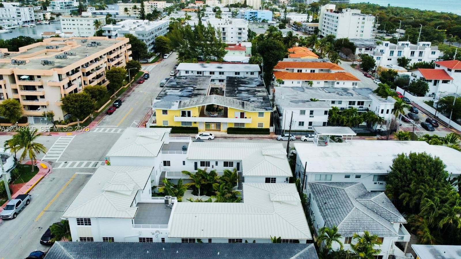 A12043759 — Miami Beach — 83