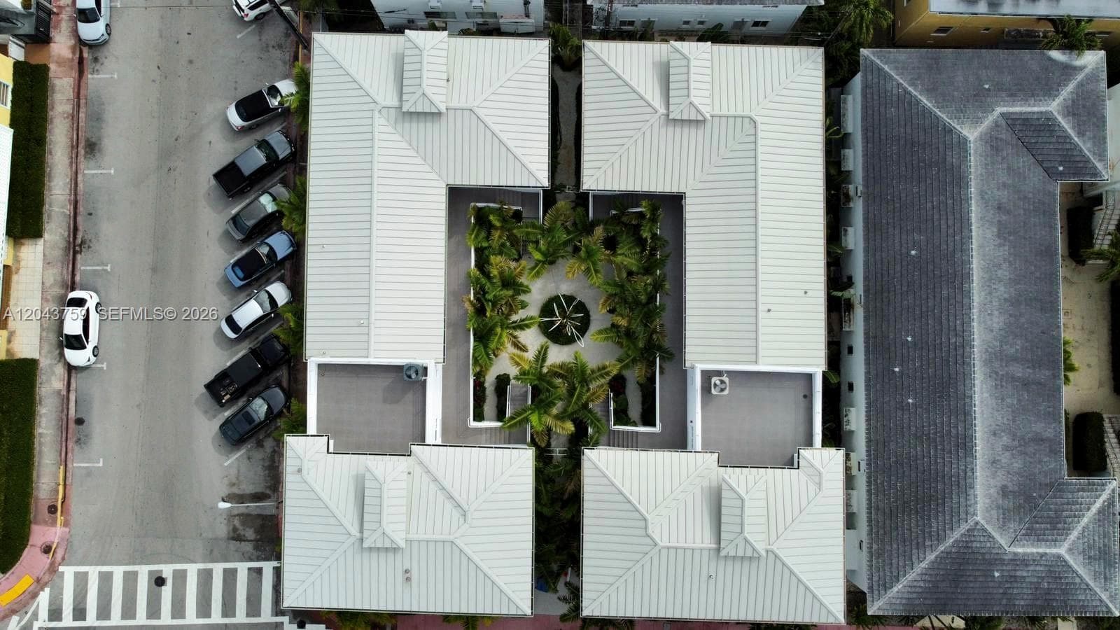 A12043759 — Miami Beach — 93