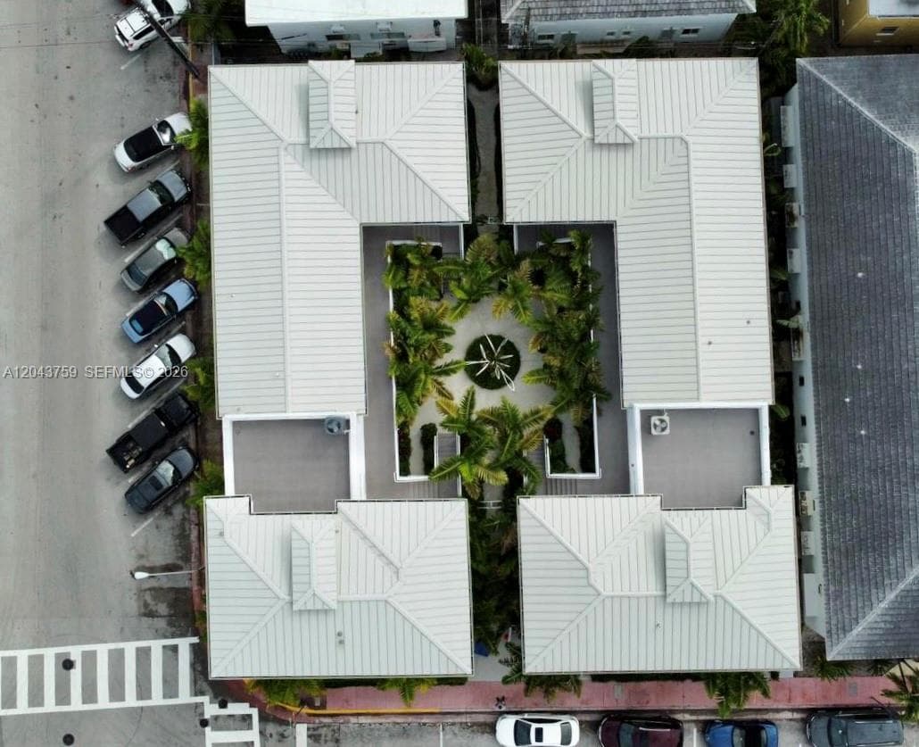 A12043759 — Miami Beach — 29