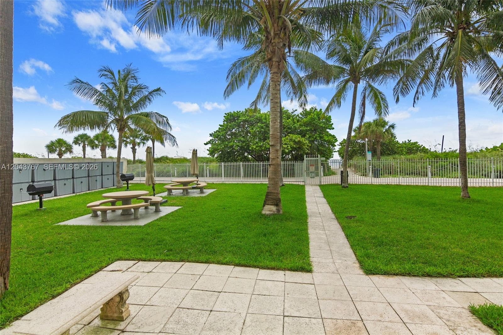 A12043767 — Miami Beach — 15