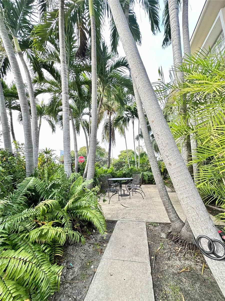 A12043829 — Miami Beach — 21