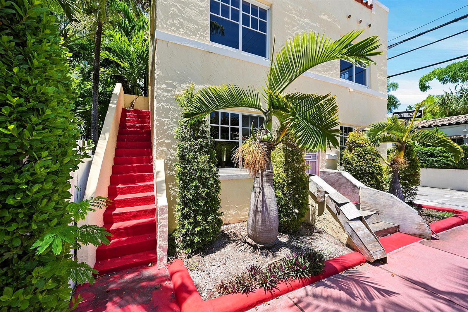 B26045735 — Miami Beach — 6