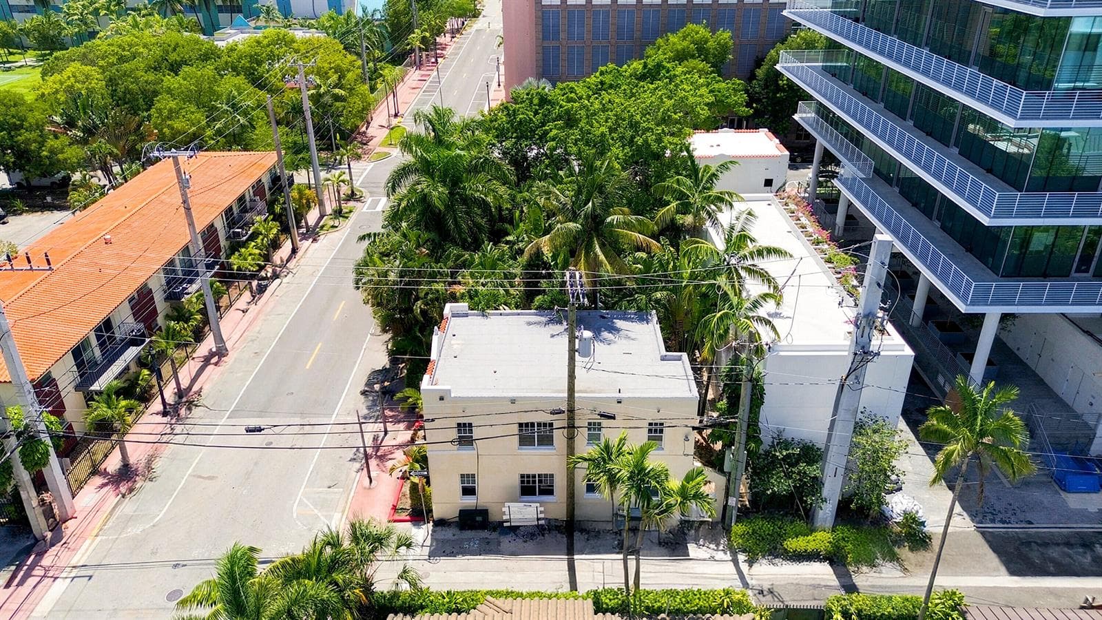 B26045735 — Miami Beach — 3