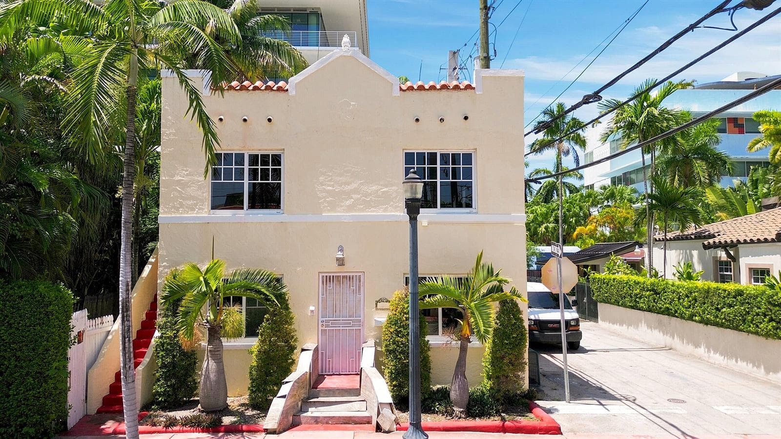B26045735 — Miami Beach — 15