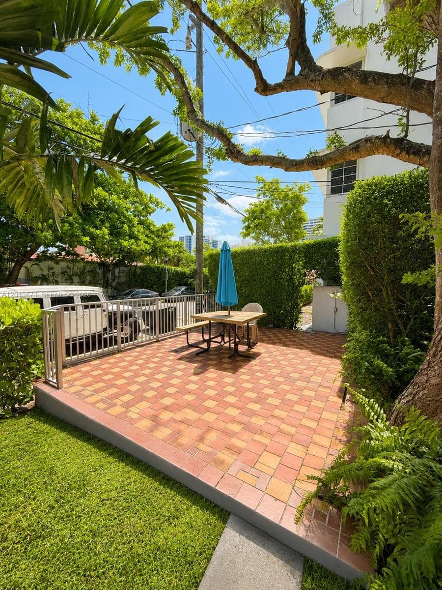 A12043871 — Miami Beach — 11