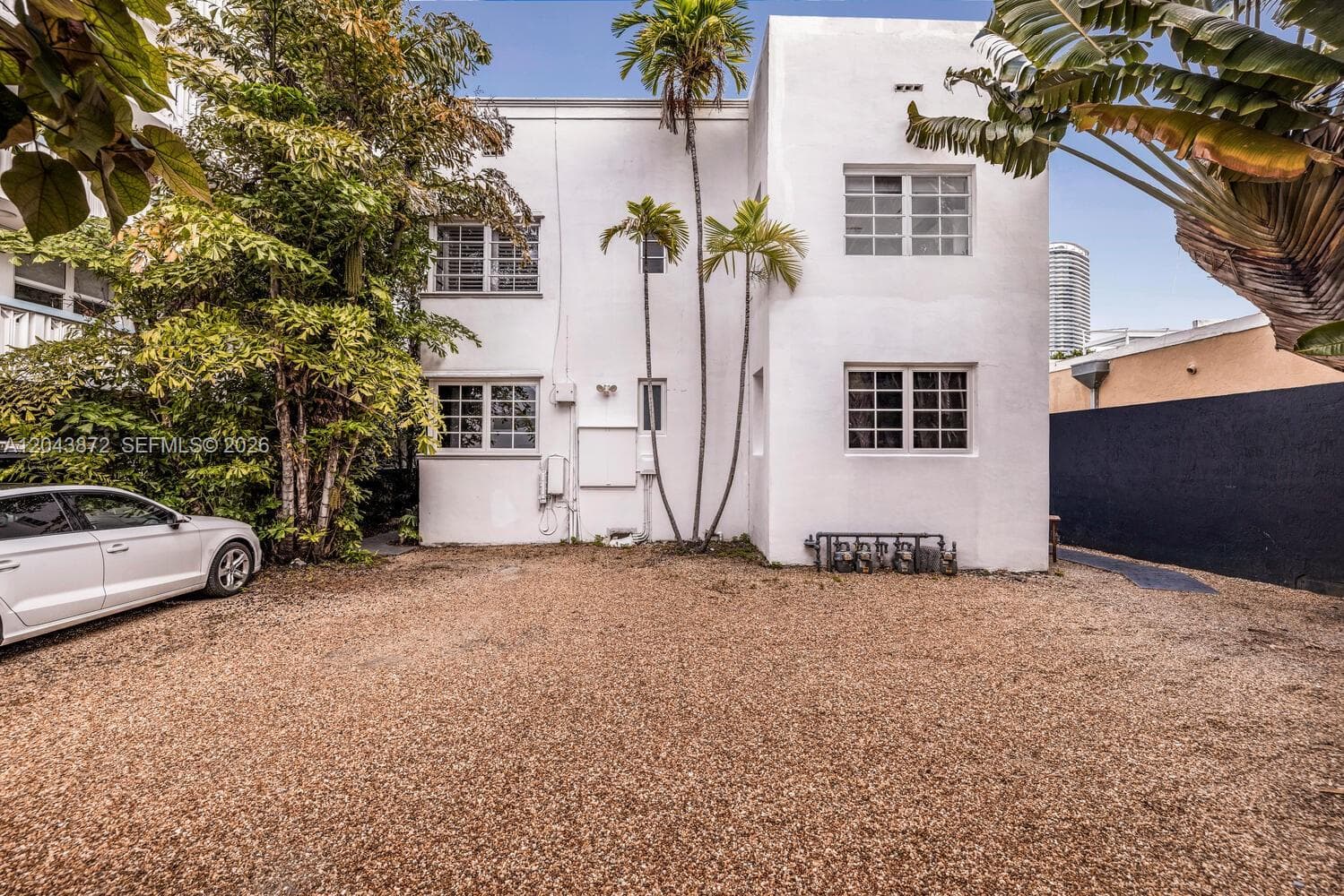 A12043872 — Miami Beach — 19