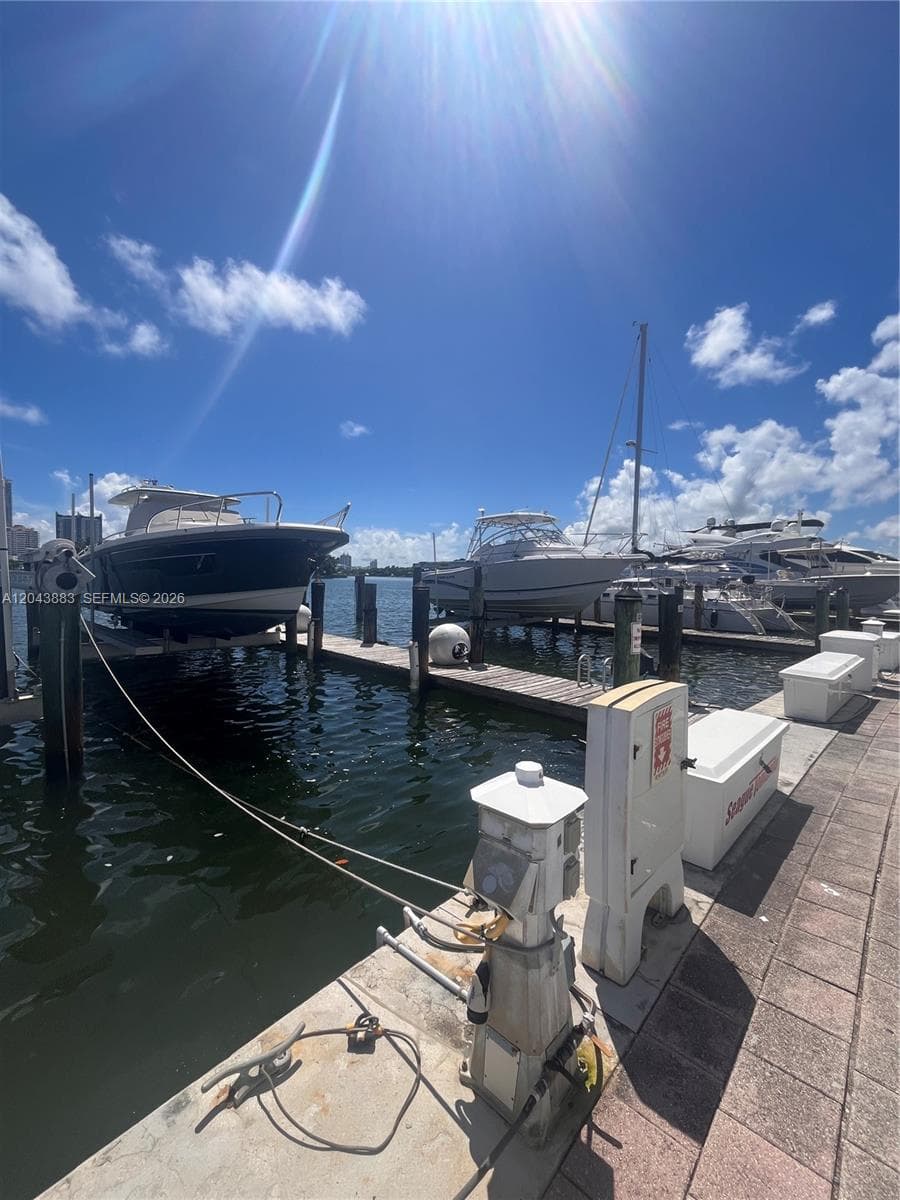 A12043883 — Miami Beach — 23