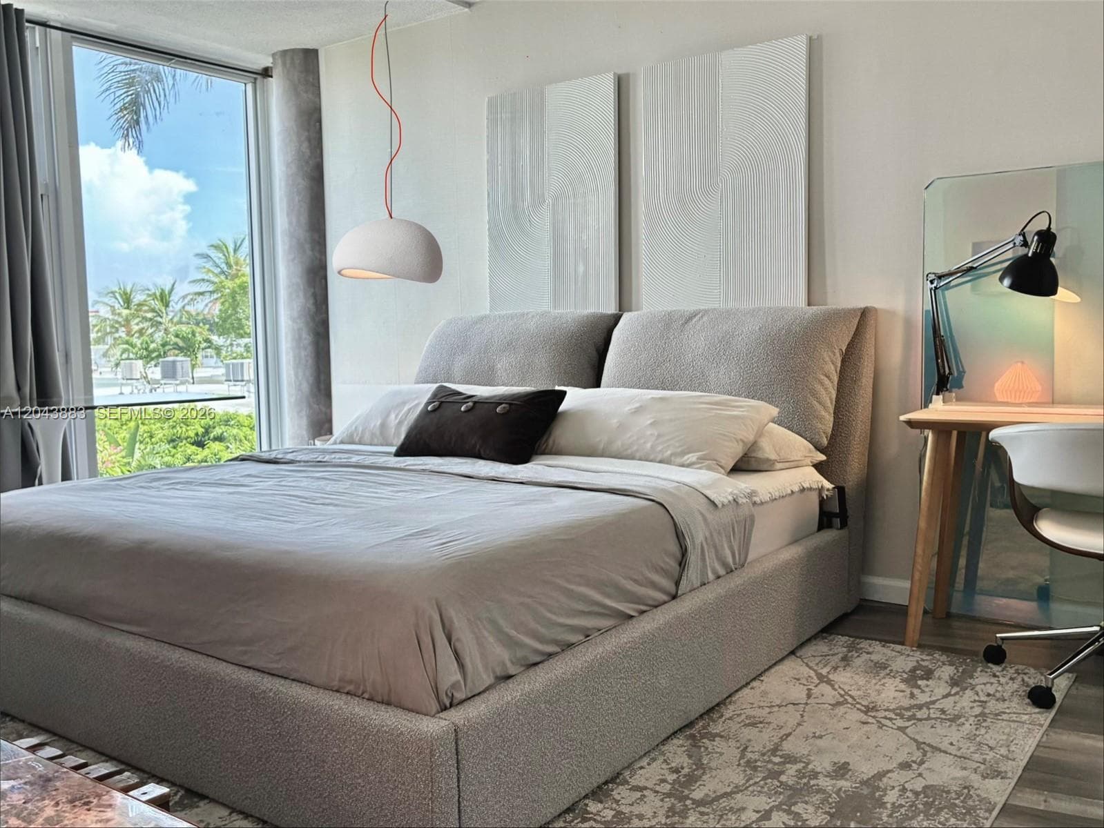 A12043883 — Miami Beach