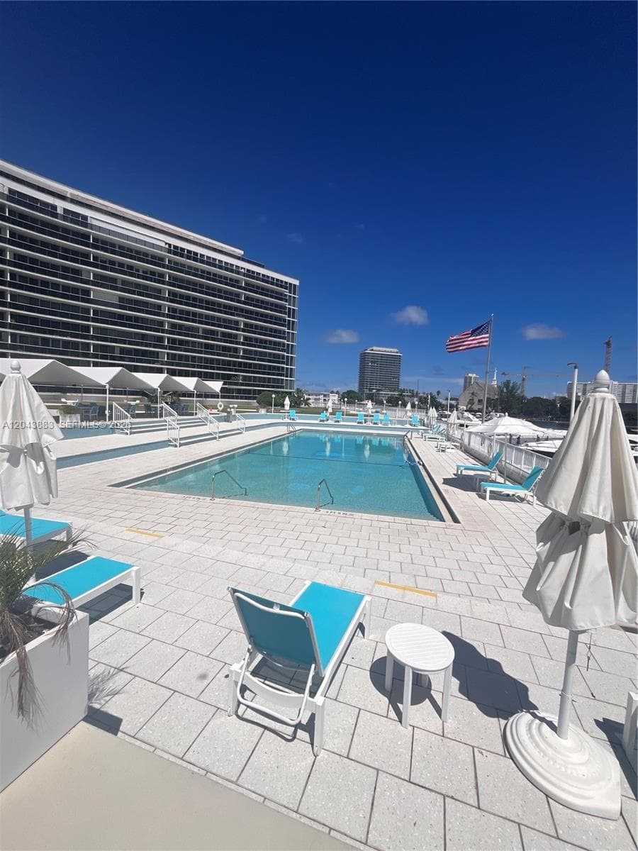 A12043883 — Miami Beach — 20