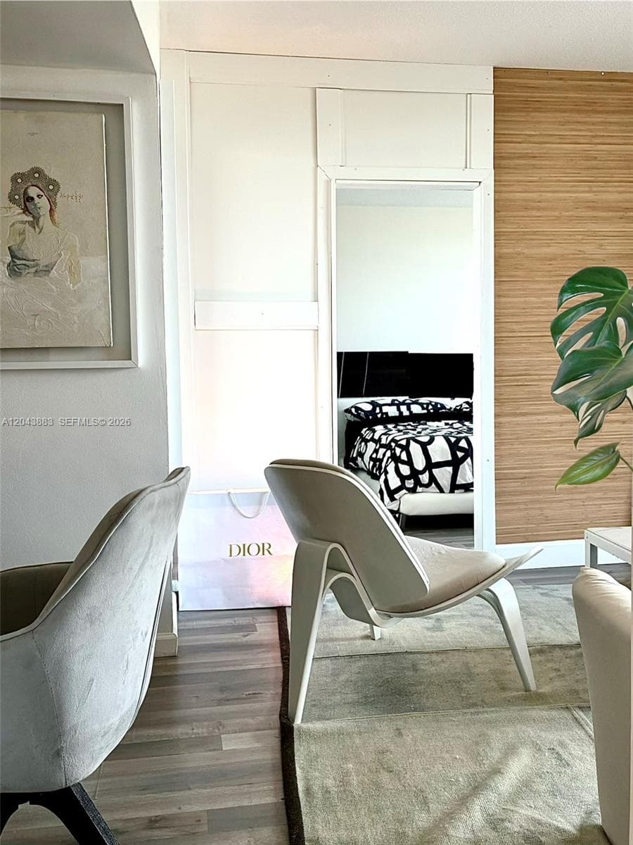 A12043883 — Miami Beach — 4