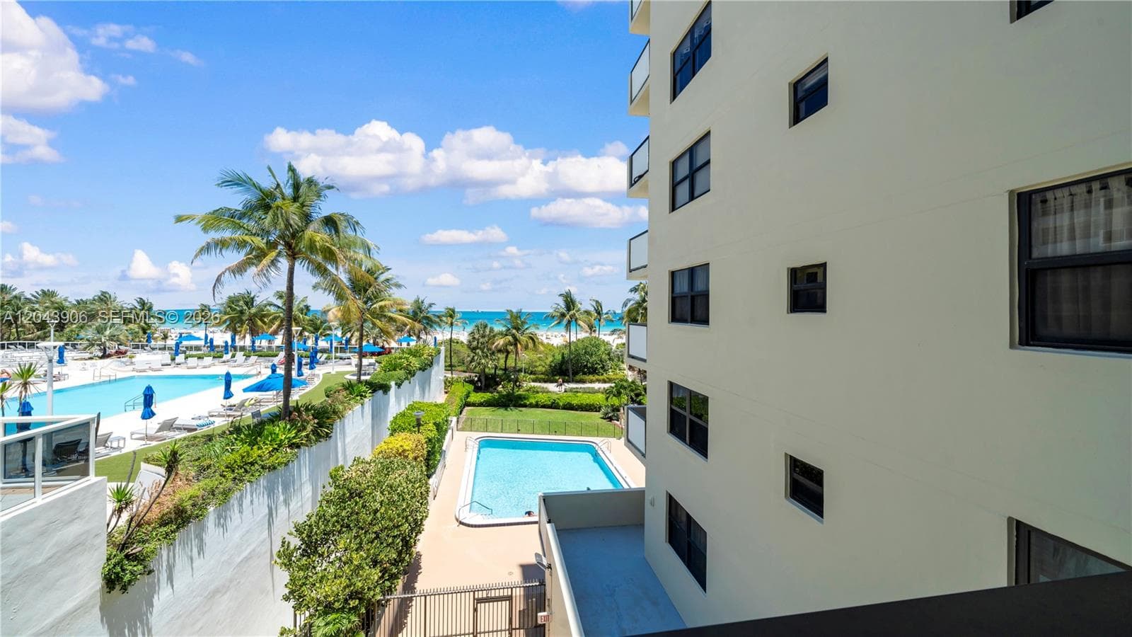A12043906 — Miami Beach — 2