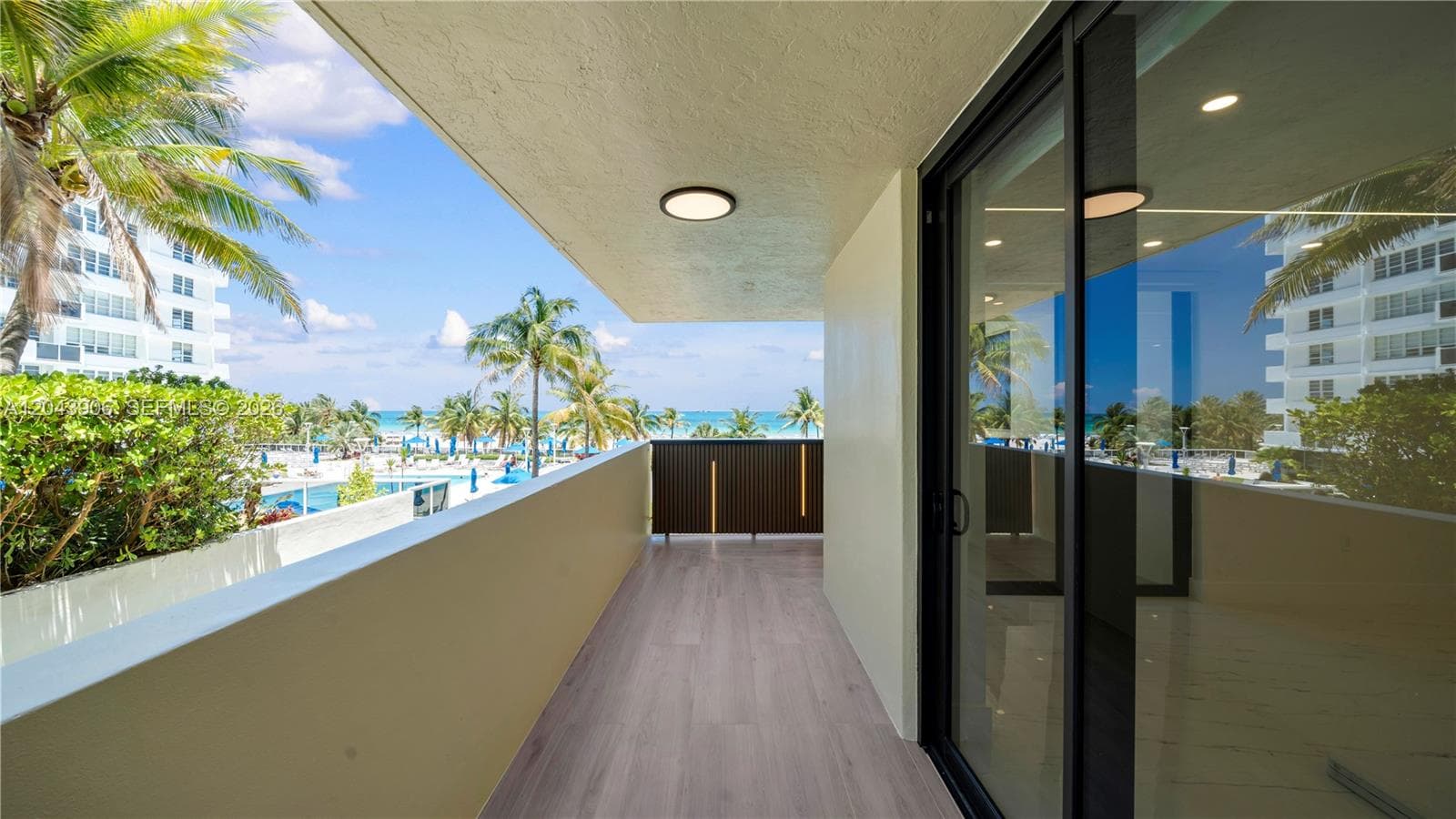 A12043906 — Miami Beach — 3