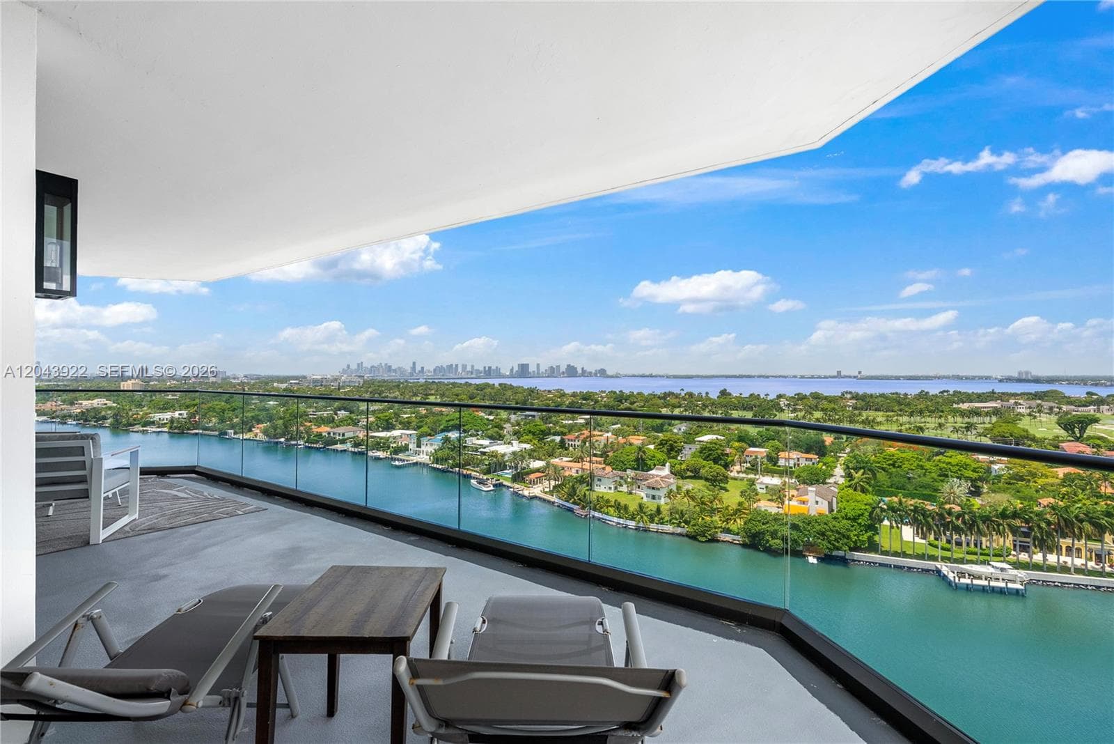 A12043922 — Miami Beach