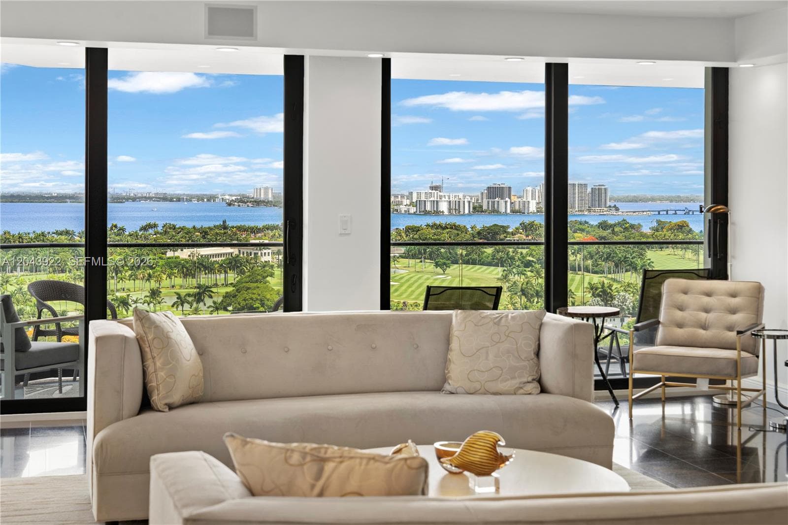 A12043922 — Miami Beach — 4