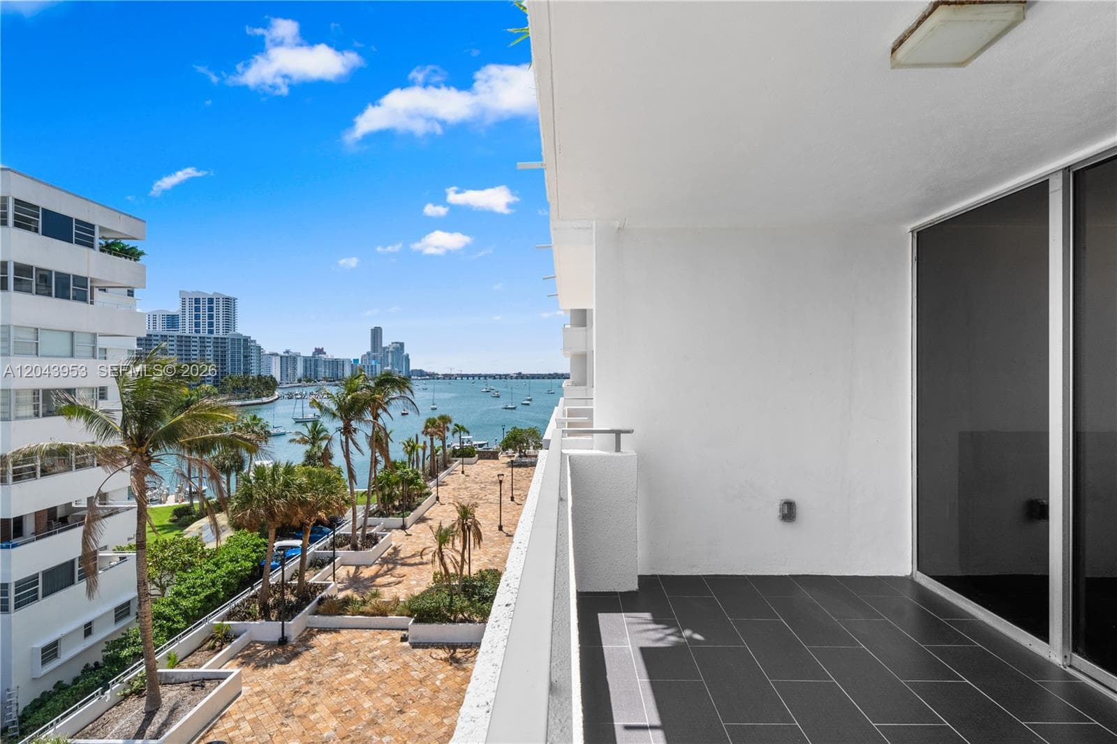 A12043953 — Miami Beach — 12