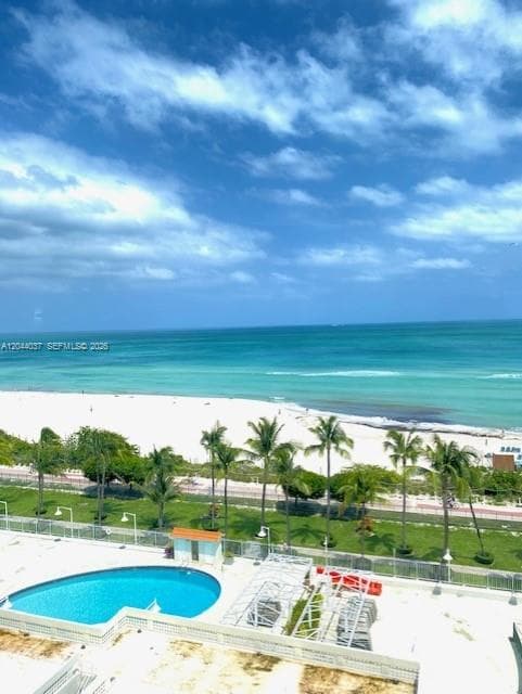 A12044037 — Miami Beach — 6