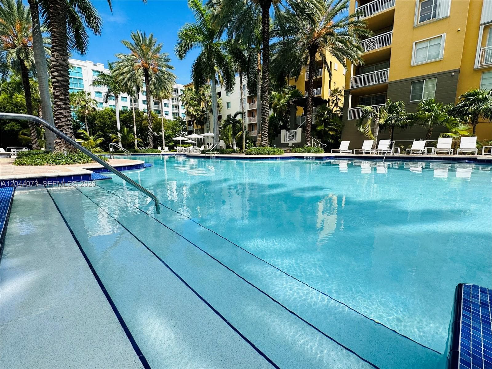 A12044073 — Miami Beach — 6