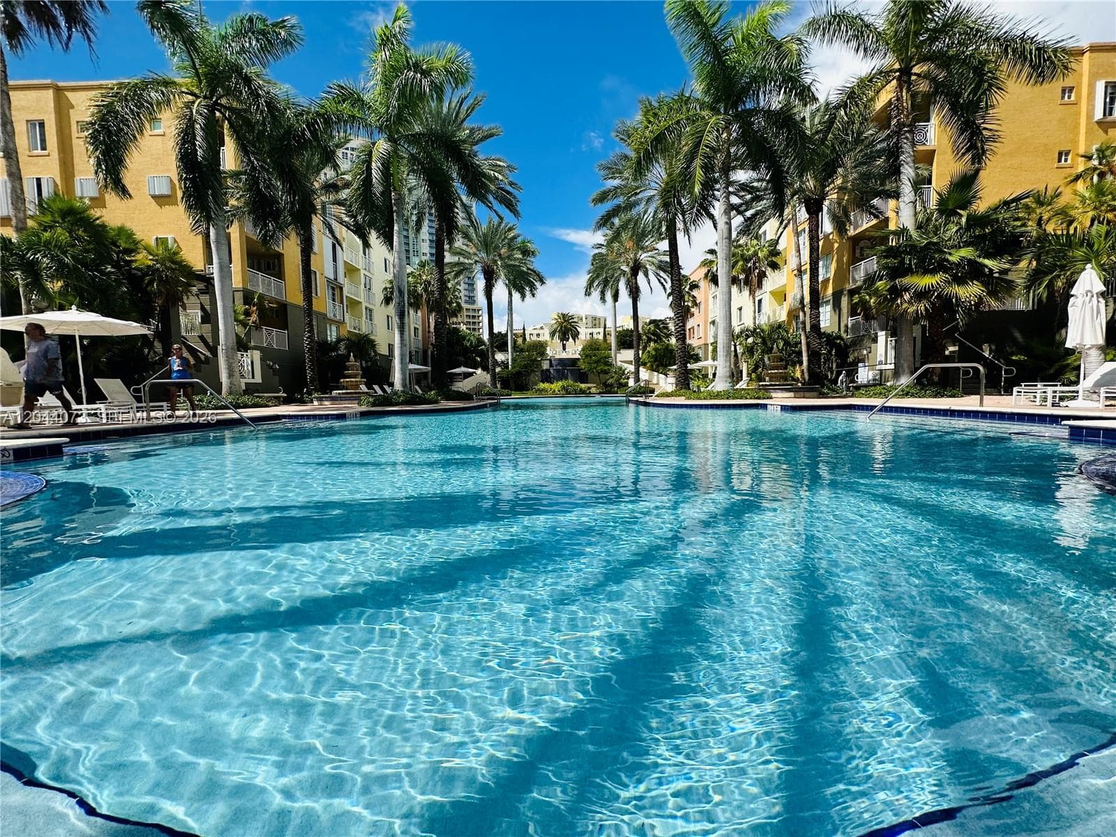 A12044073 — Miami Beach — 5