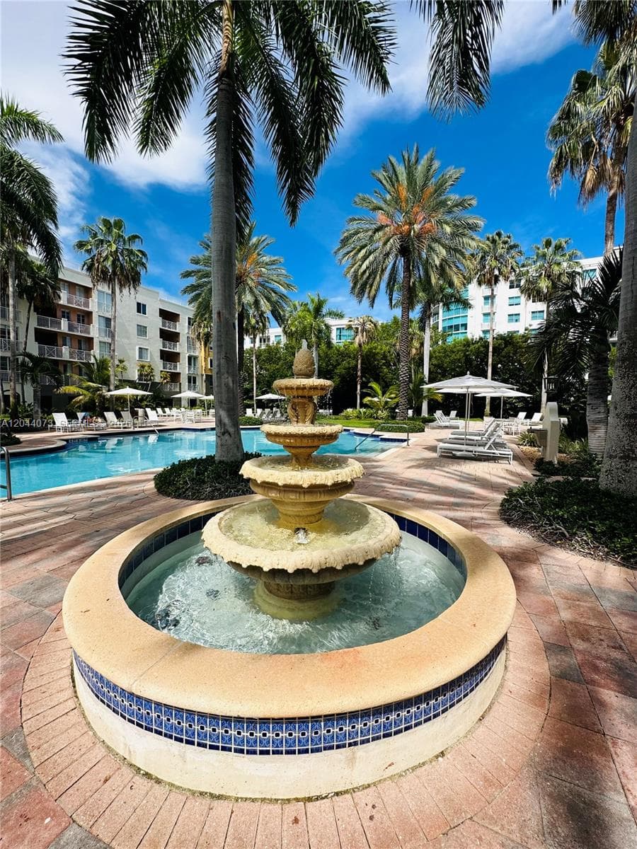 A12044073 — Miami Beach — 39