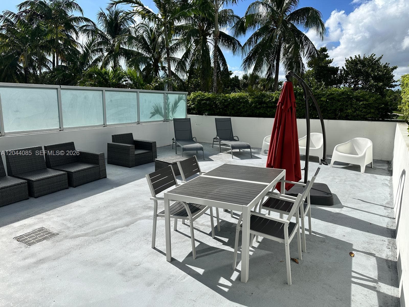 A12044085 — Miami Beach — 3