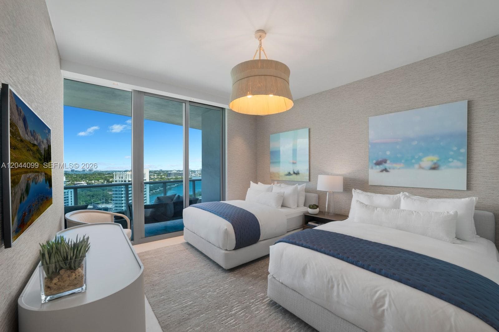 A12044099 — Miami Beach — 27