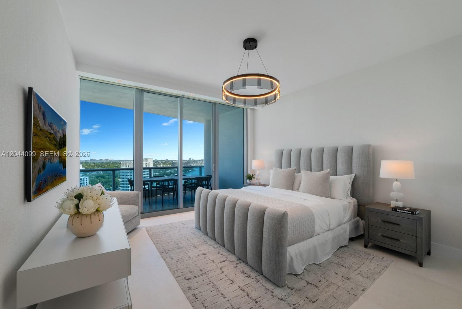 A12044099 — Miami Beach — 28