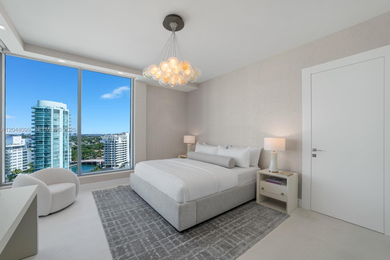 A12044099 — Miami Beach — 24
