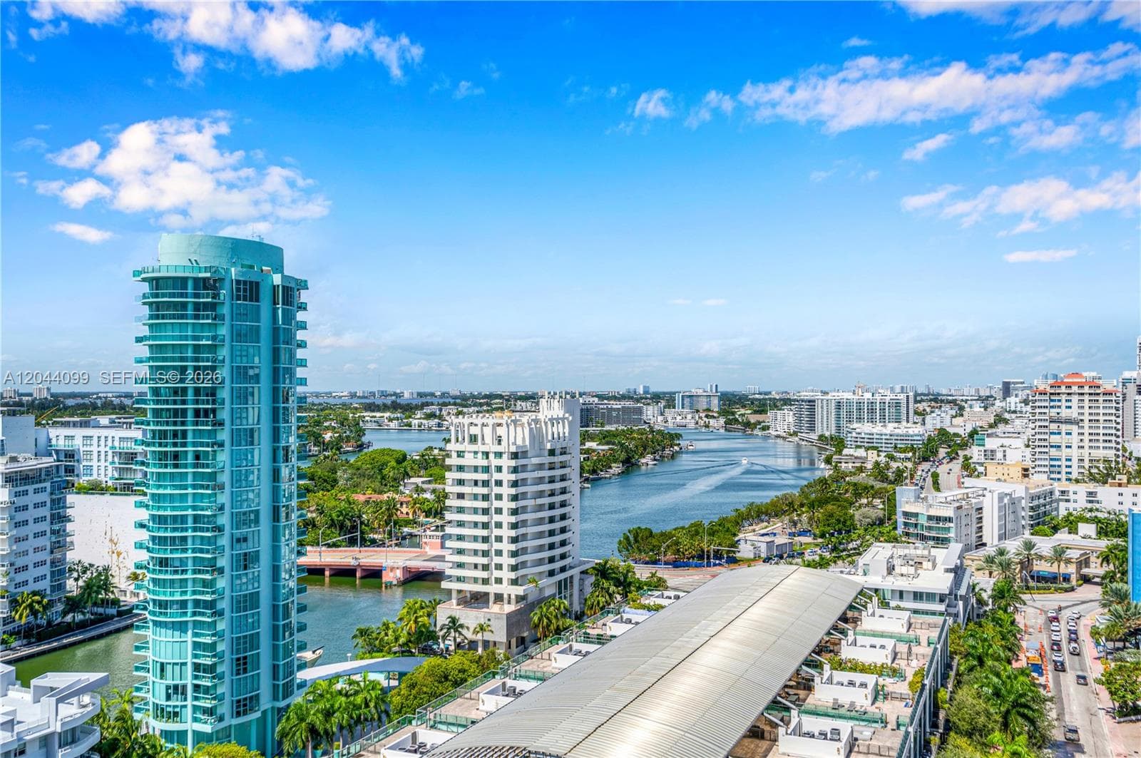 A12044099 — Miami Beach — 35