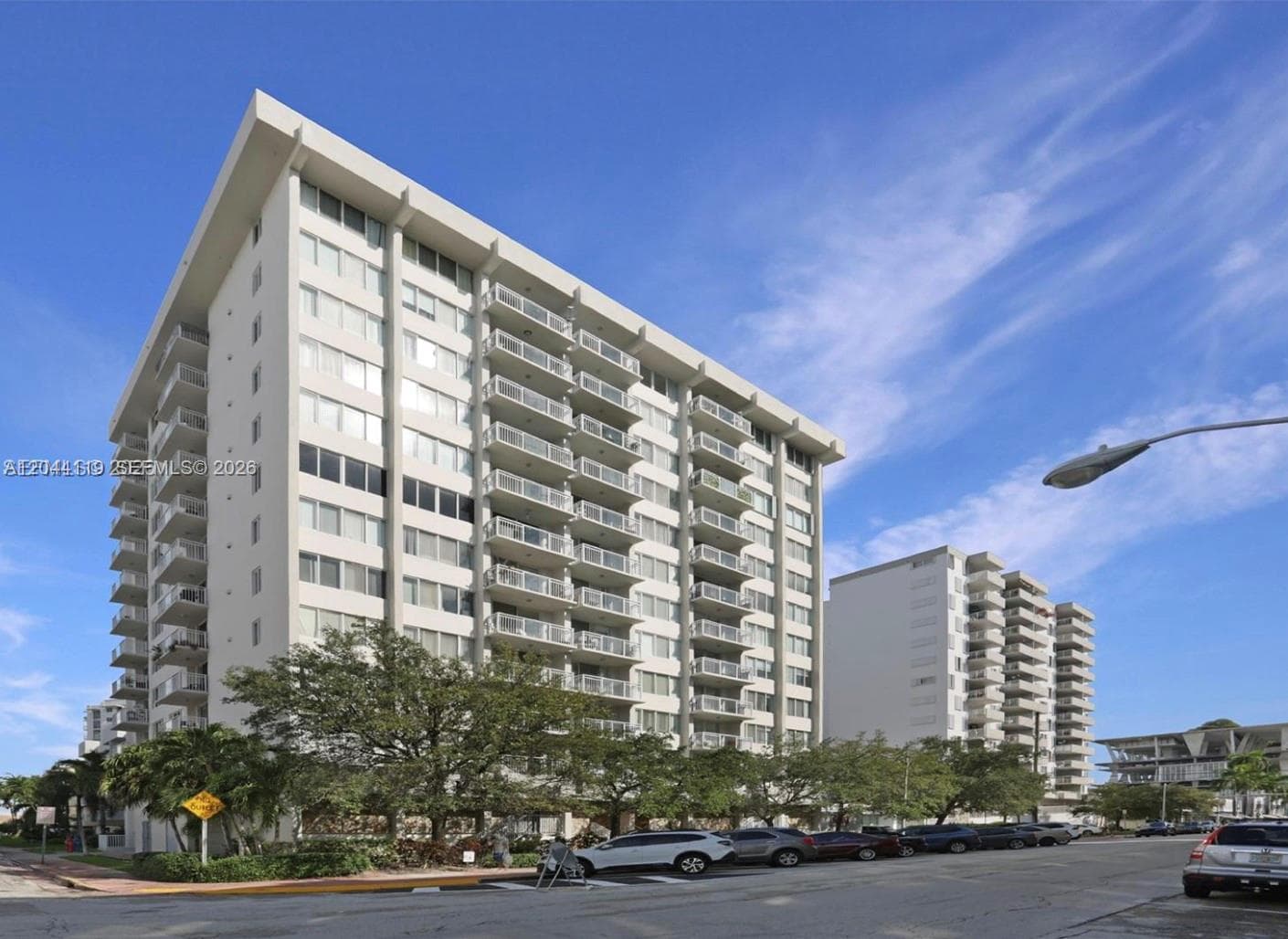 A12044119 — Miami Beach