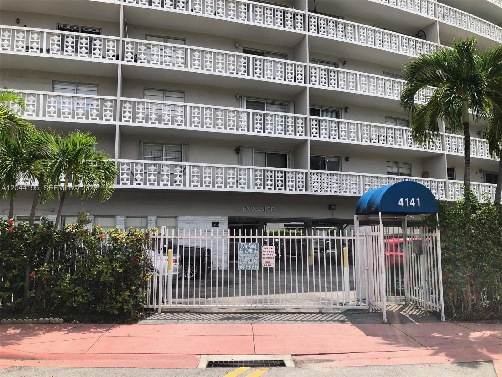 A12044195 — Miami Beach — 23