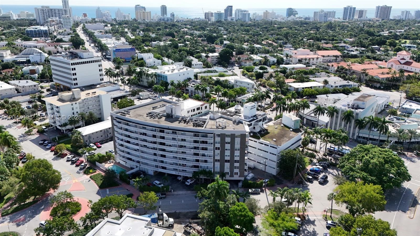 A12044195 — Miami Beach — 27