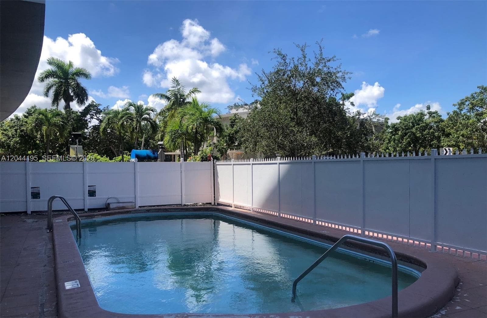 A12044195 — Miami Beach — 20