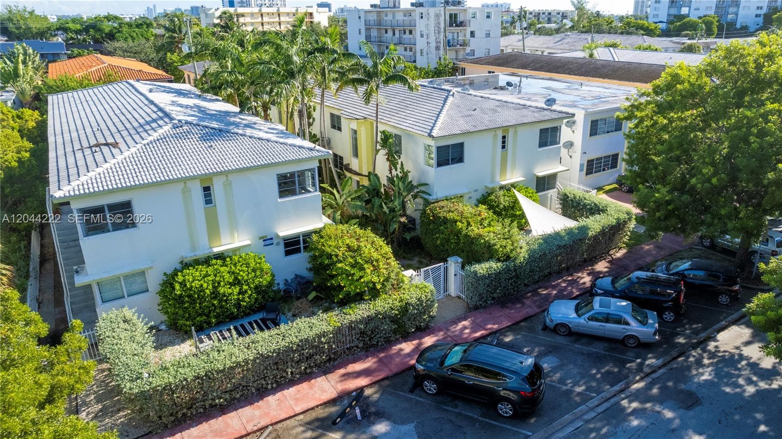 A12044222 — Miami Beach